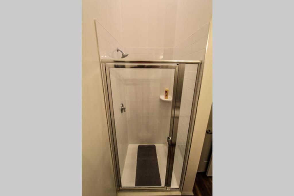 The Beltline Escape 10 Star Location Queen Bed Pkg Атланта Экстерьер фото