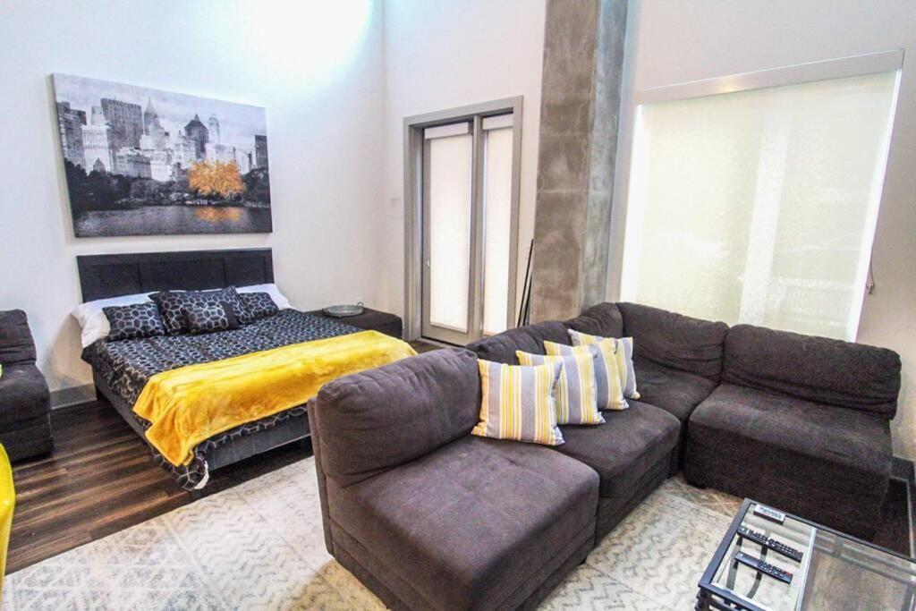 The Beltline Escape 10 Star Location Queen Bed Pkg Атланта Экстерьер фото